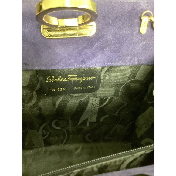 Ferragamo Purse Women’s 1Size SuedeLeather Crossbody GoldChain Purple Beautiful! - Picture 8 of 11